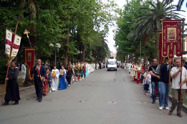 Литија на Tројичиндан