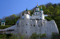day_bat 
Церковь Святого Николая. 
2010-05-10 18:11:37