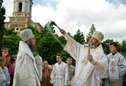 FreeMan 
Hram manastirea Chitcani 
2010-05-14 14:45:01