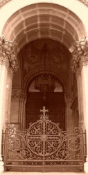 sepia 
архитектура - "Свети Александър Невски", София 
2010-05-14 16:59:08