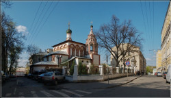 solo 
Храм Трёх святителей на Кулишках 
2010-05-31 17:07:29