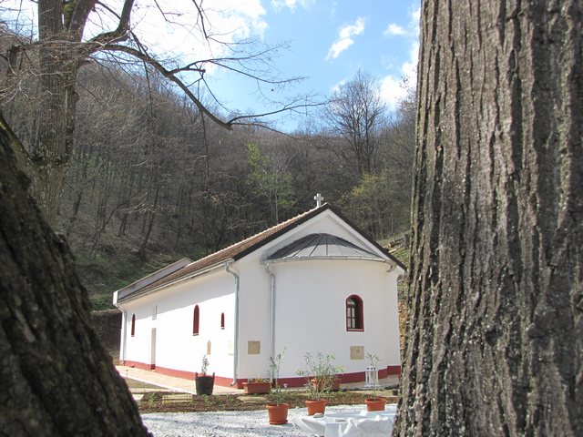 Manastir BREZOVAC
