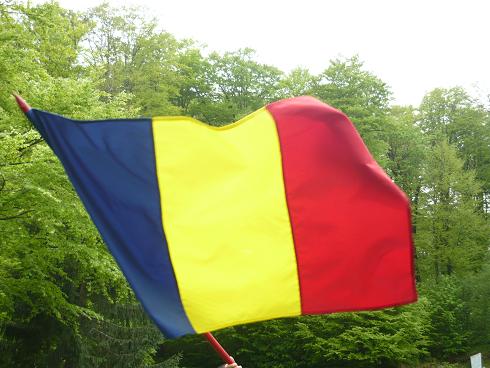 trei culori cunosc pe lume...  
