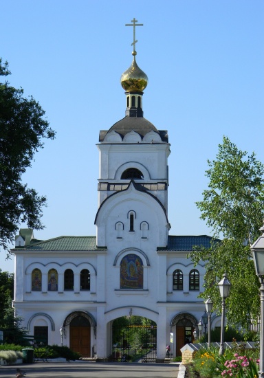 Надвратный храм-колокольня