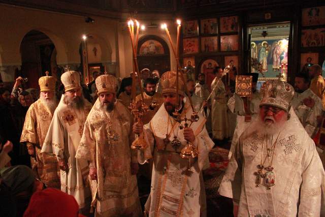 Midnight divine liturgy presided by metropolitan Hilarion at the russian parish in Turin