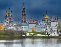 Tixy 
Новодевички манастир 
2010-06-02 17:21:36