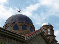 waniia 
Куполите на храм Свети княз Борис, гр. Момчилград 
2010-06-06 08:32:34