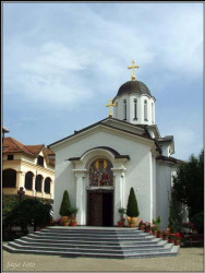 jagafoto 
Hram sv. Vasilija Ostroškog, Bijeljina 
2010-06-26 15:38:07