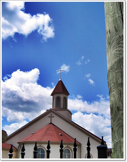 Biserica "Toti Sfintii", intr-o zi de vara