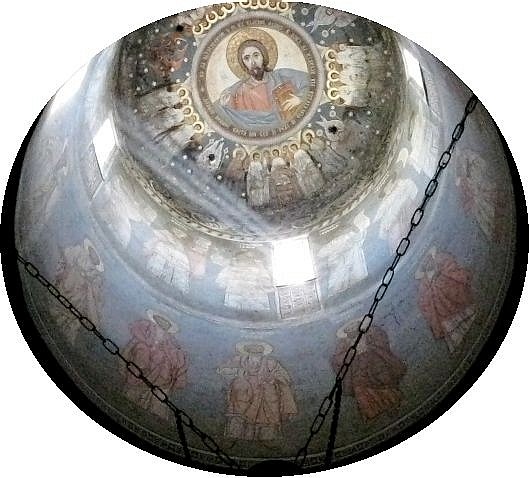 Iisus Pantocrator in cupola bisericii manastirii Sfintei Cruci din Oradea
