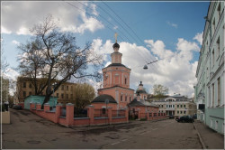 solo 
Храм Живоначальной Троицы в Хохлах 
2010-07-01 16:05:15