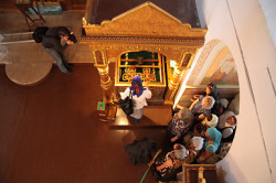 a_rusak 
у мощей святых Петра и Февронии Муромских 
2010-07-16 01:27:56