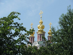 vladimir2105 
Sunshine in heads Novodevichiy Monastery 
2010-07-21 16:44:12