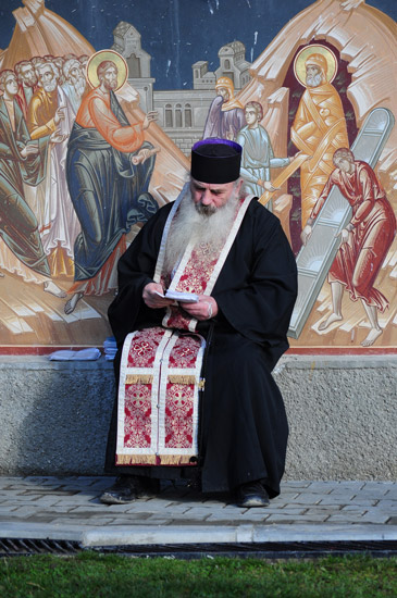 Pomeneste Iubitorule de oameni Doamne pe robii tai...