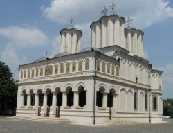 Mitrut Popoiu 
Patriarhia Română 
2010-08-01 22:23:24