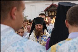 prisluznik1994 
W zadumie modlitwy....wśród tłumu. 
2010-08-13 15:55:55
