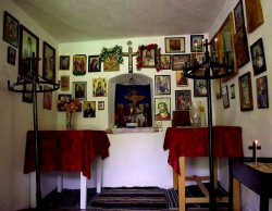 Nikolay_BG 
параклис "Свети Кръст Господен" - интериор 
2010-08-15 06:29:48