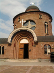 Glykeria_80 
Church of St. Basil of Ostrog the Miracle Worker in Belgrade 
2010-08-16 13:05:14
