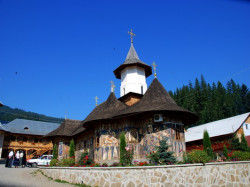 ella 
Mănăstirea Petru Vodă 
2010-08-29 16:51:16