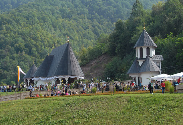 Манастир Свете Тројице, Сасе