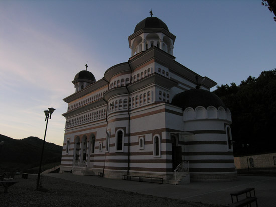 BISERICA MANASTIRII ACOPERAMANTUL MAICII DOMNULUI - FLORESTI CLUJ