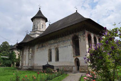 bogdan 
Mănăstirea MOLDOVIŢA -2 
2010-09-03 21:49:34
