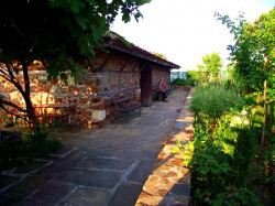 Nikolay_BG 
храм „Възнесение Господне“ построен през 1776 г. 
2010-09-12 10:59:12
