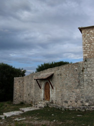 кетеван 
Капија манастира Св.Ђорђа 
2010-09-14 00:53:46