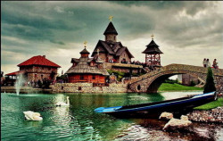 Tixy 
Манастир Св. Никола, Бијељина, Република Српска 
2010-09-19 19:27:50