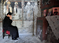 AleksaSrbin 
у молитви 
2010-09-25 23:23:49