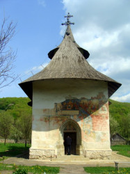 elenna 
Biserica „Sfânta Cruce” din Pătrăuţi  
2010-09-29 13:31:29