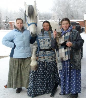 Молодые сестры