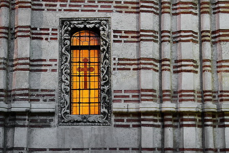 o lumina calda