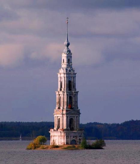 Колокольня Николаевского Собора Троицкого монастыря