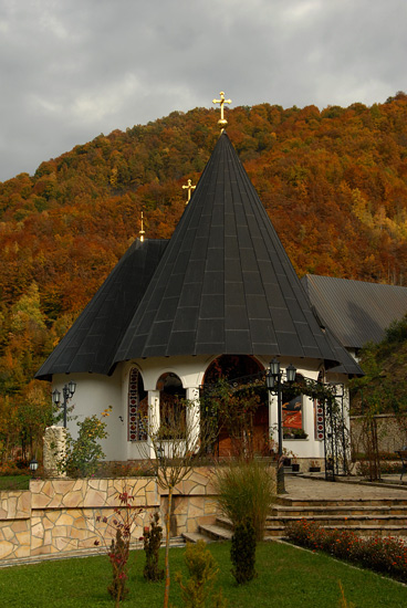 Манастир Свете Тројице, Сасе