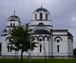 pajo 
crkva na Brezjaku kod Loznice 
2010-10-23 21:47:13