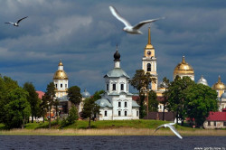 AlexG 
Долгие проводы 
2010-10-25 18:36:26