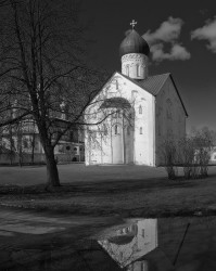 bogedar 
Церковь Спаса Преображения на Ильине улице.  
2010-10-29 22:26:35