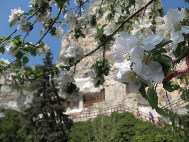 Besarbovo rock monastery 