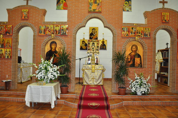 Parohia "Sf. Nectarie Taumaturgul" - Coslada (Spania) - spatiul liturgic