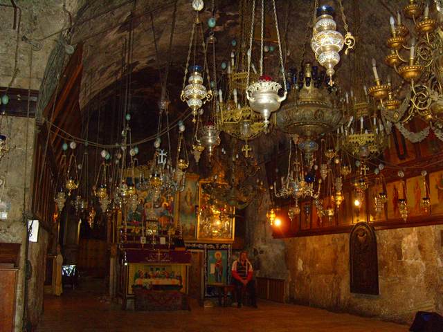 Biserica subterana cu Mormântul Maicii Domnulu - Underground Church with The Tomb of  Virgin Mary
