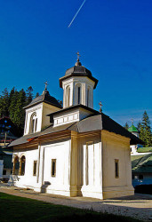 tranda_art 
The Old Sinaia Monastery's Church 
2010-11-04 21:17:45