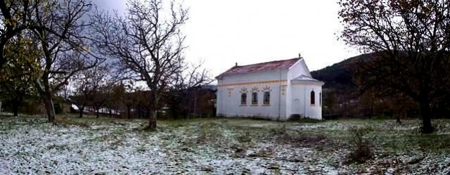 Boris_SZ 
храм "Св. Димитър" – с. Горно Изворово, Старозагорско 
2010-11-06 22:09:45