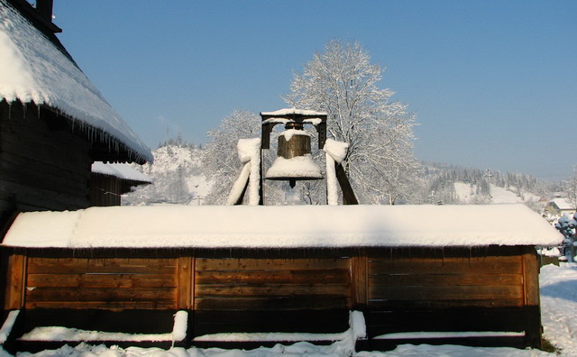 Clopot la Fundu Moldovei, Suceava