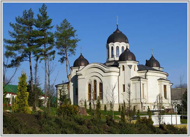 Монастырь Курки.