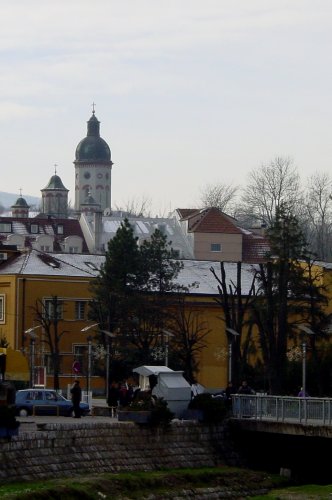pogled na crkvu u Loznici