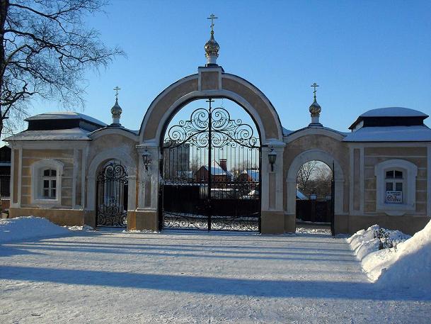 Ворота Успенского храма