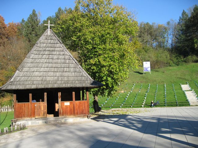 Црква брвнара у етно-селу Тршић (Лозница)