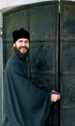 sas 
Молодой батюшка 
2010-12-05 01:59:45