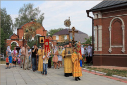 tolmargarita 
Сергиев день. Престольный праздник Крестный ход.  
2010-12-11 00:10:52